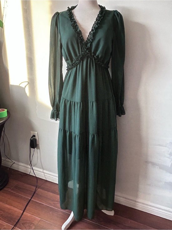 Dresses & Skirts - Forest Green Boho
Maxi Dress Romantic
Ruffle Empire Waist
Cottagecore M